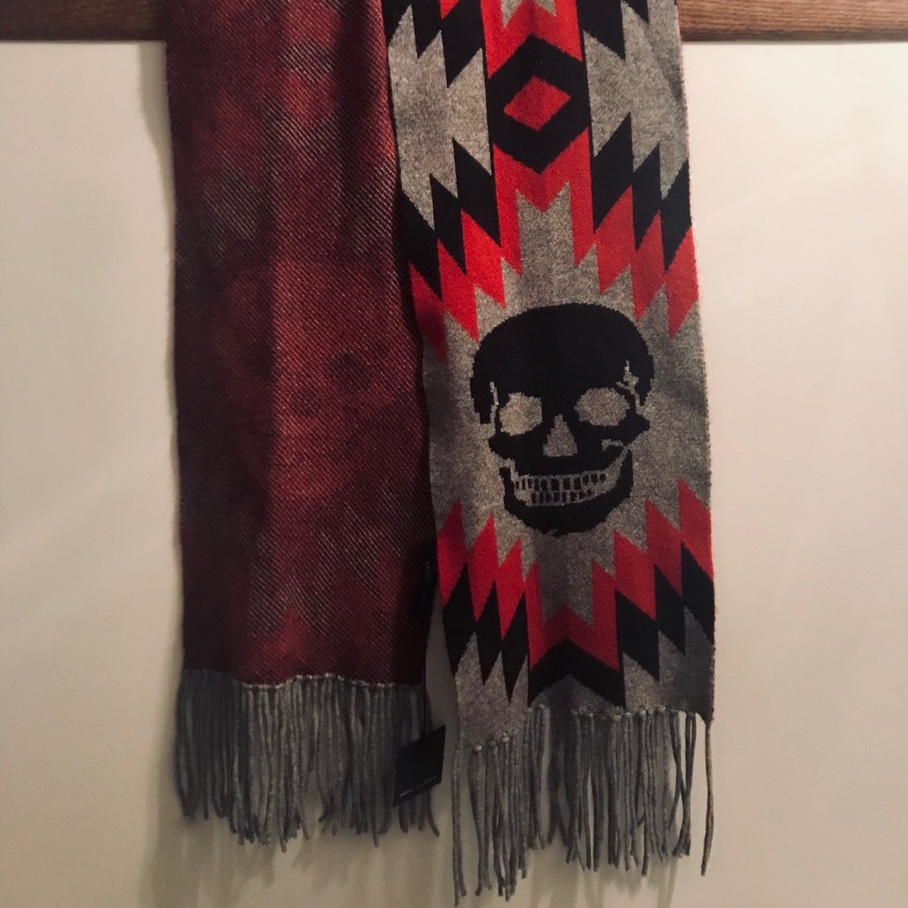 Skull cashmere scarf 💀